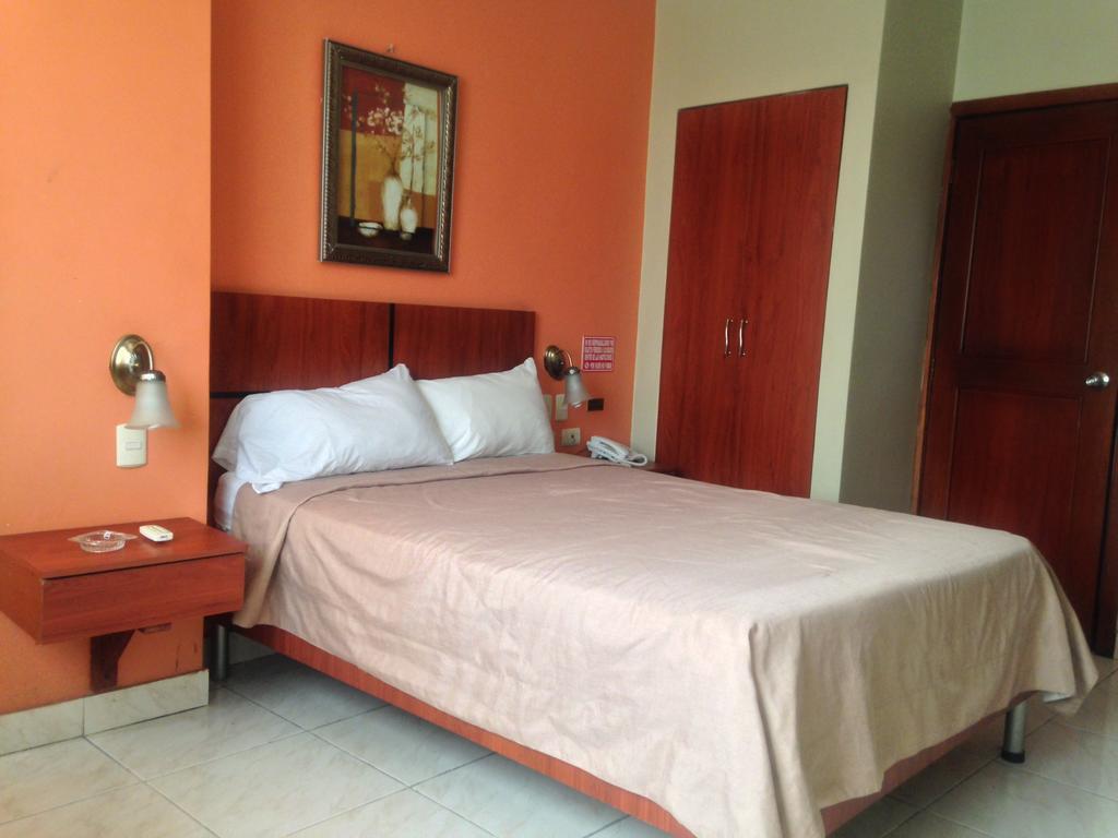 Tropical Inn Hotel Guayaquil Rom bilde